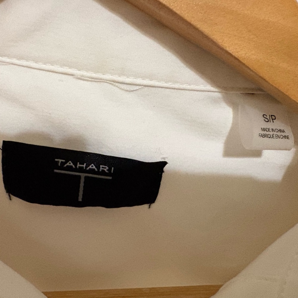 Tahari White Button-Up Puff Sleeve Blouse - Picture 4 of 4